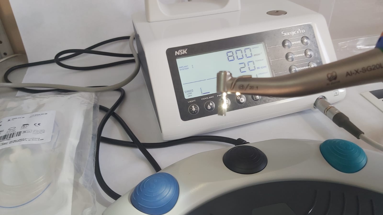 Аренда физиодиспенсера NSK Surgic Pro OPT с угловым наконечником Ti-Max SG20L Аренда физиодиспенсера NSK Surgic Pro OPT с угловым наконечником Ti-Max SG20L
